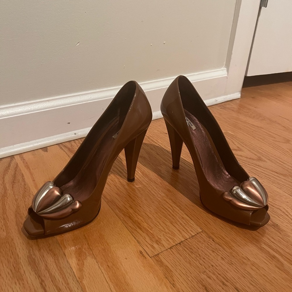 Miu Miu brown peep toe pumps